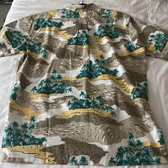 Mens Large Classic fit Reyn Spooner button up shirt - Picture 3 of 4